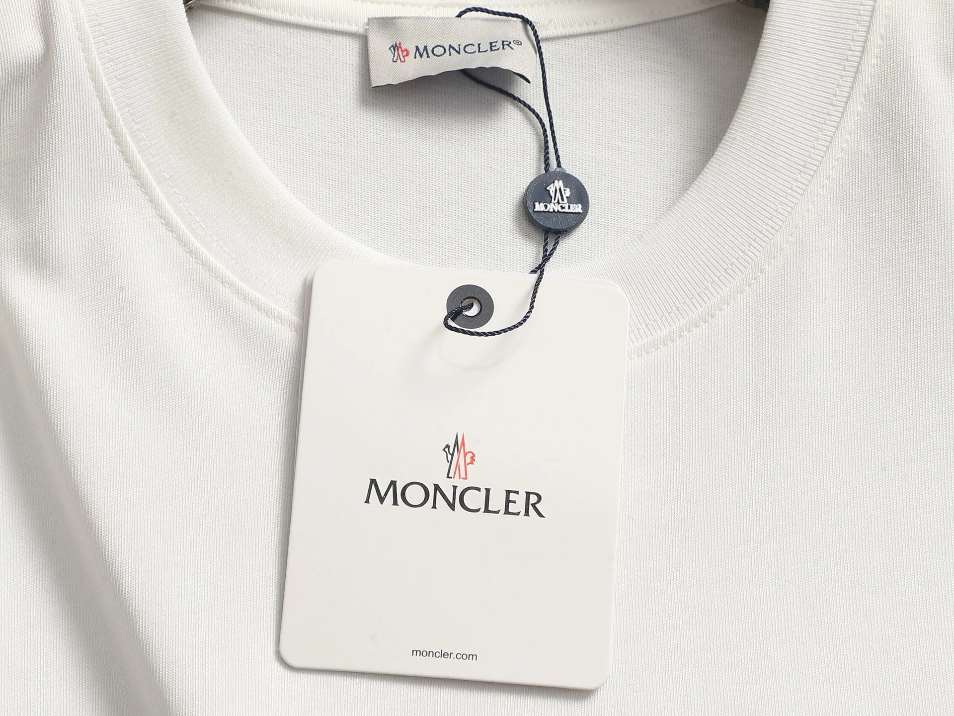 MONCLER LOGO 🪡 Logo ， Retro Same Style T 260 Versatile : Black White Size：XS~L